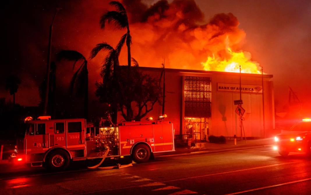 Los Angeles kabusu yaşıyor! 200 bin kişi için tahliye emri 3